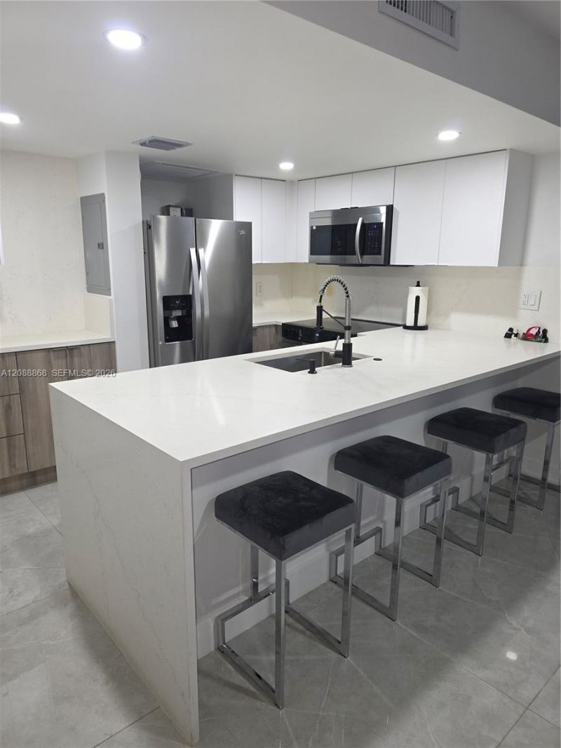 6446 E Miami Lakes Dr E, Miami Lakes, FL 33014 Photo
