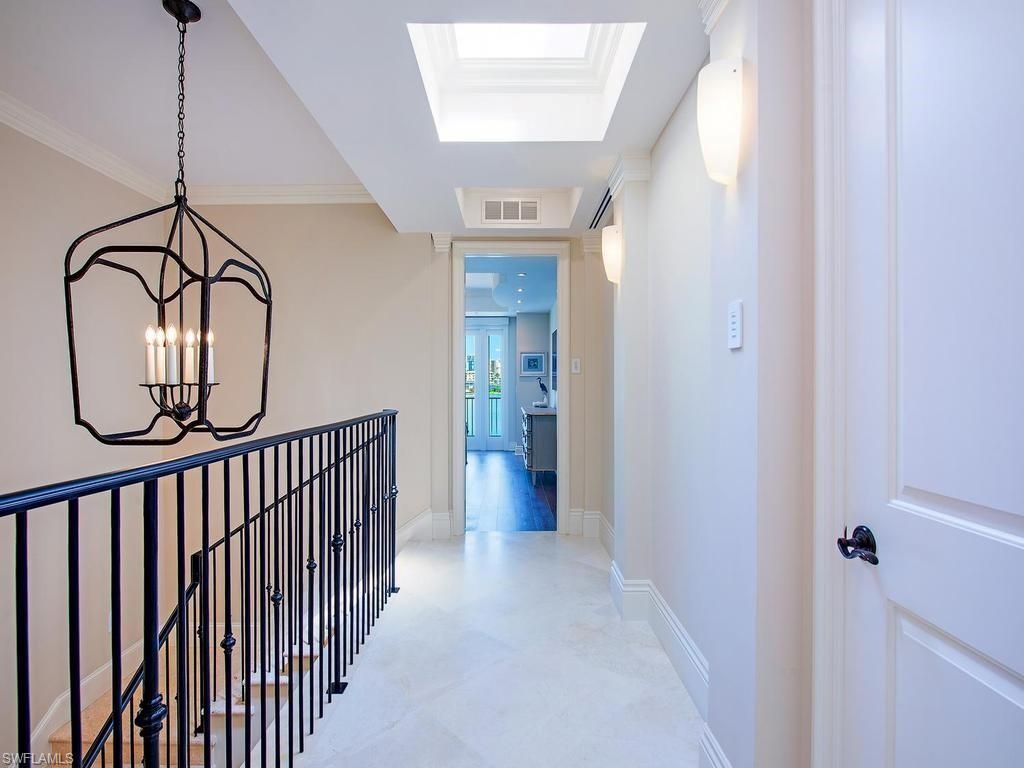 221 Harbour Dr, Unit 6, Naples, FL 34103 Photo