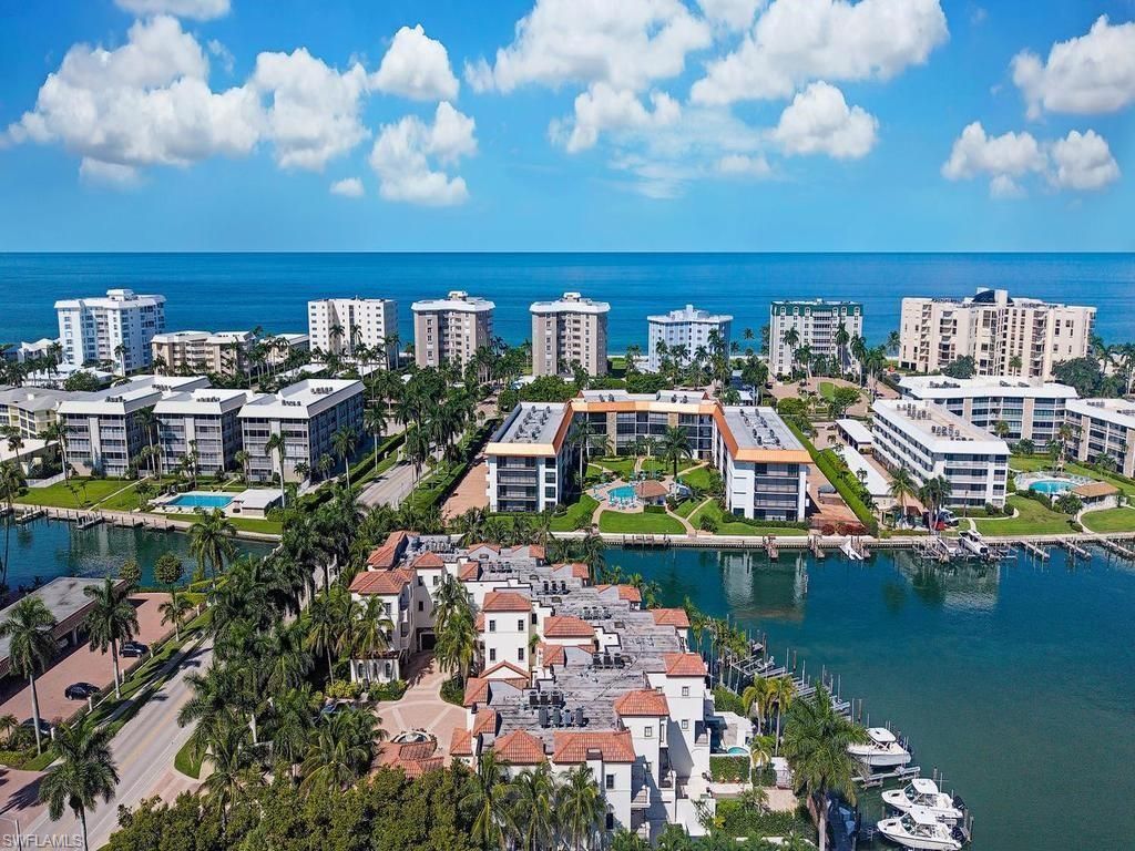 221 Harbour Dr, Unit 6, Naples, FL 34103 Photo