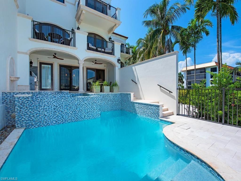 221 Harbour Dr, Unit 6, Naples, FL 34103 Photo