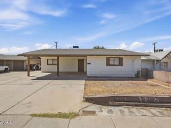 5147 W EARLL Drive, Phoenix, AZ 85031