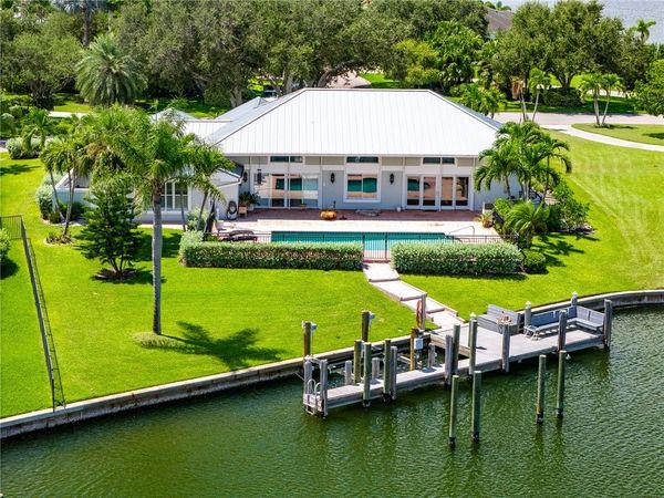 1976 Windward Way, Vero Beach, FL 32963