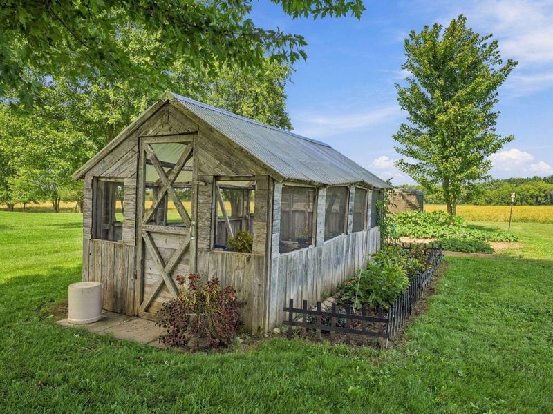14055 Lohr Road, Mount Vernon, OH 43050 Photo 10