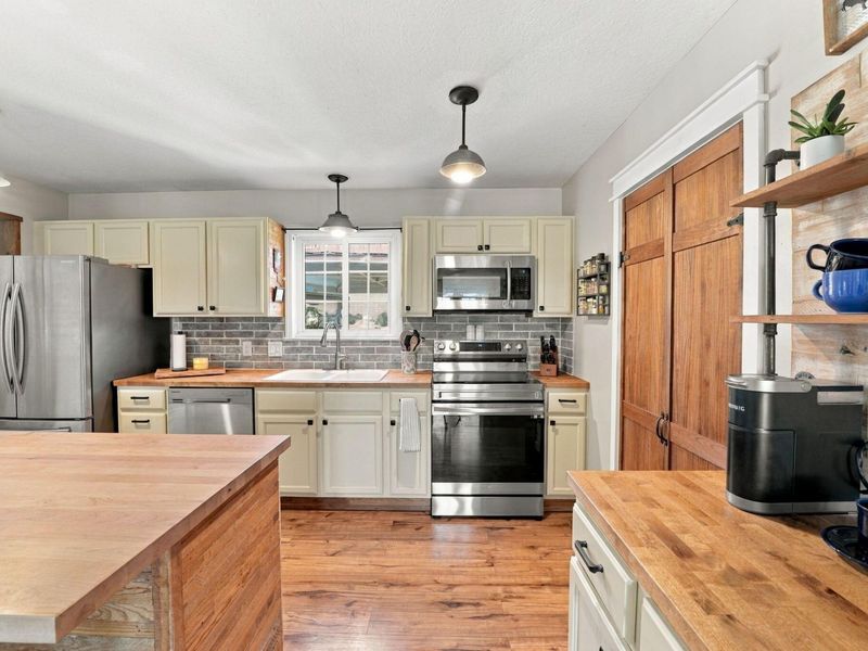 14055 Lohr Road, Mount Vernon, OH 43050 Photo 14