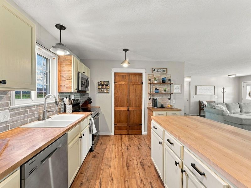14055 Lohr Road, Mount Vernon, OH 43050 Photo 16