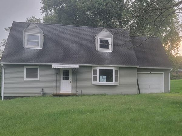 94 Hilltop Drive NE, Newark, OH 43055