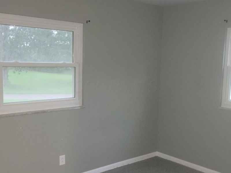 94 Hilltop Drive NE, Newark, OH 43055 Photo 9
