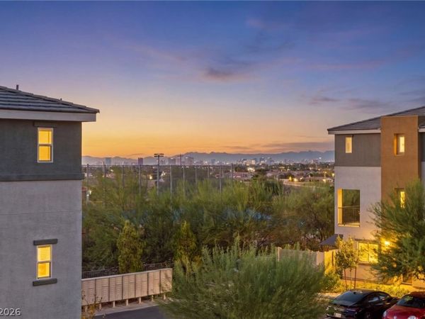 10059 Dazzling Sunrays Avenue, Las Vegas, NV 89129