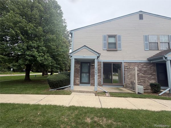 7943 Pontiac Lake Road, Waterford Township, Mi 48327
