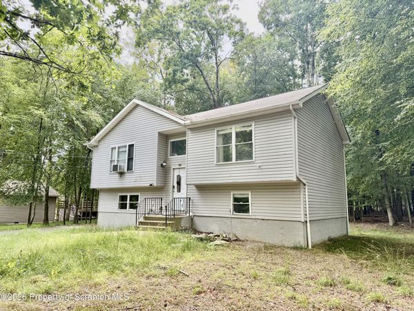116 Noble Lane , East Stroudsburg, PA 18301