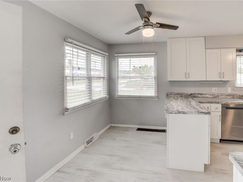 16110 Seville Road, Cleveland, OH 44128 Photo 12