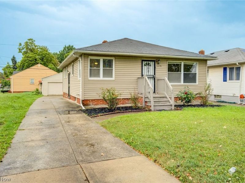 16110 Seville Road, Cleveland, OH 44128 Photo 2