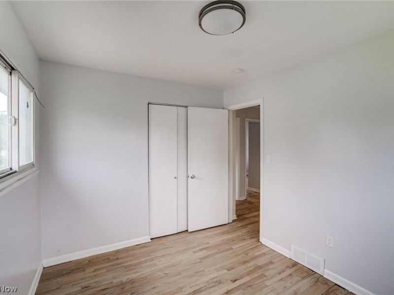 16110 Seville Road, Cleveland, OH 44128 Photo 25