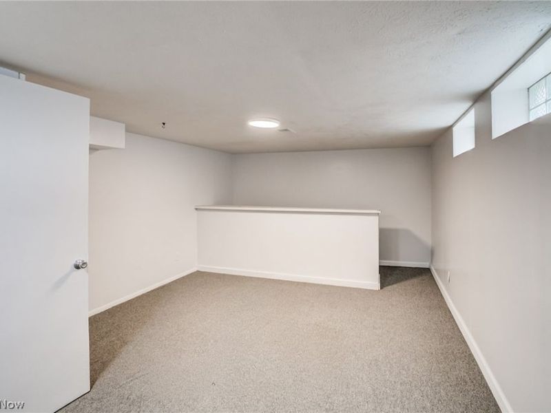 16110 Seville Road, Cleveland, OH 44128 Photo 31