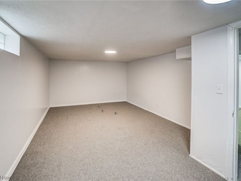 16110 Seville Road, Cleveland, OH 44128 Photo 36