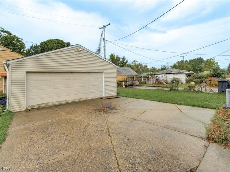 16110 Seville Road, Cleveland, OH 44128 Photo 41
