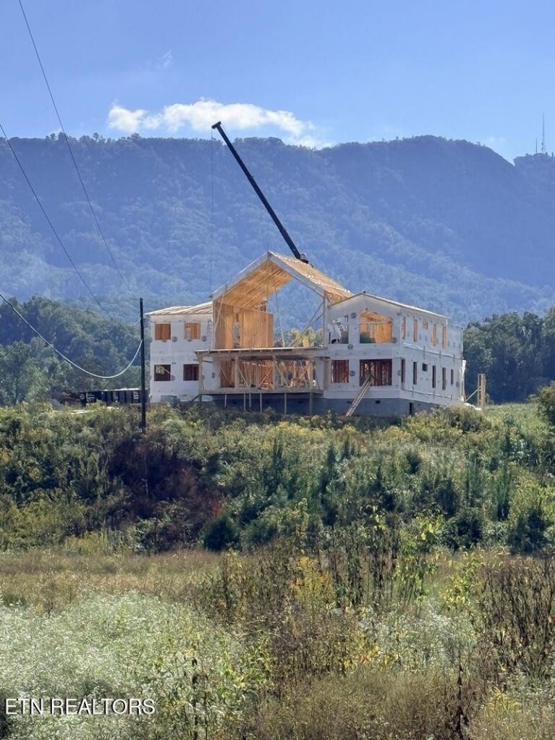 630 Carriage Way Sevierville, TN 37876
