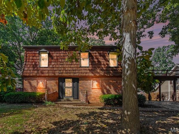 5253 Ozarkglen Drive, Mehlville, MO 63128