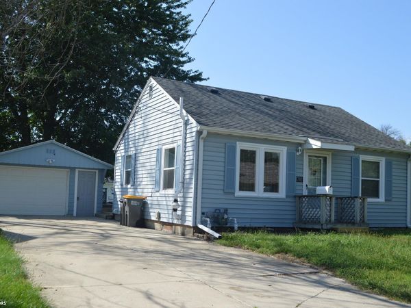 1702 N Hampshire Avenue, Mason City, IA 50401