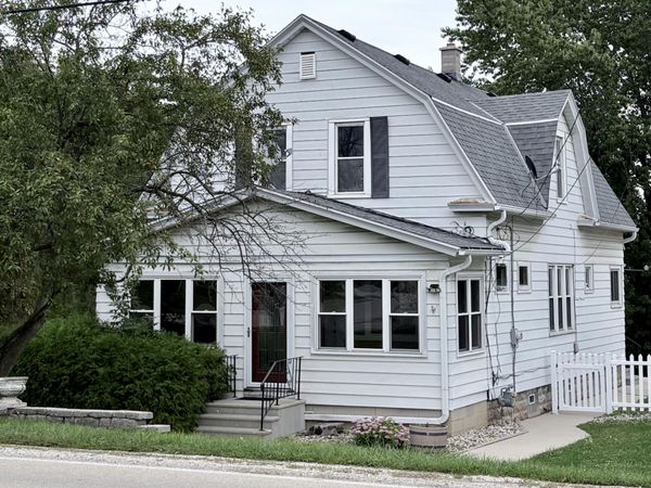 8860 S 5th Ave, Oak Creek, WI 53154