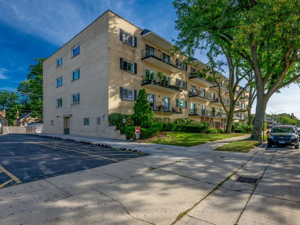 6020 Lincoln Avenue , Unit 307, Morton Grove, IL 60053