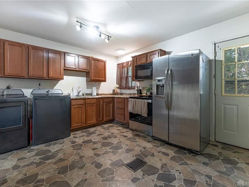 1028 Omard, Xenia, OH Photo 4