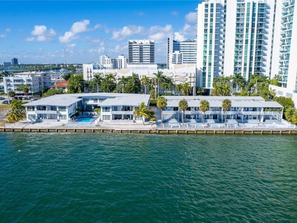 7931 East Dr , Unit 201, North Bay Village, FL 33141
