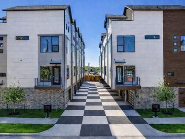 710 W 10th Street, Unit 101, Dallas, TX 75208
