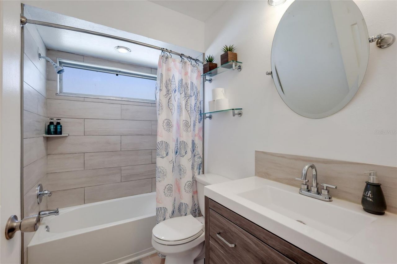 6910 18th Avenue W, Bradenton, FL 34209 Photo