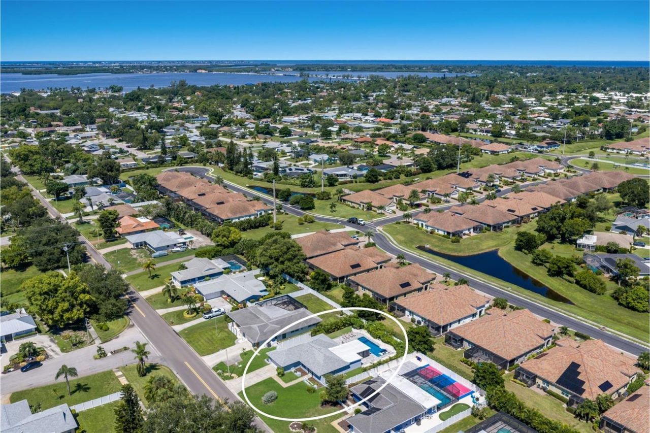 6910 18th Avenue W, Bradenton, FL 34209 Photo