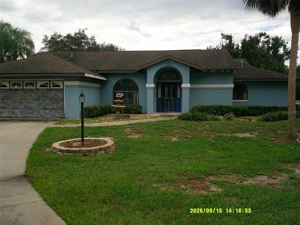 11240 FOUNTAIN LAKE BOULEVARD , LEESBURG, FL 34788