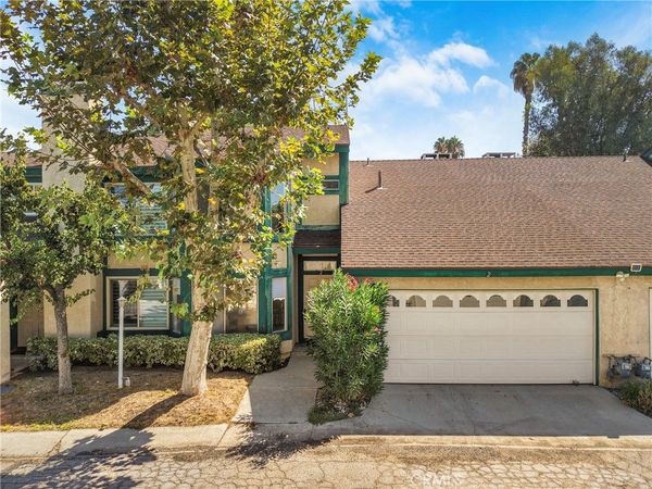 17221 Roscoe Boulevard, Unit 2, Northridge, CA 91325