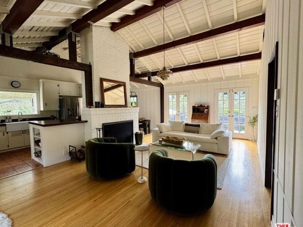 2828 Laurel Canyon Place, Los Angeles, CA 90046