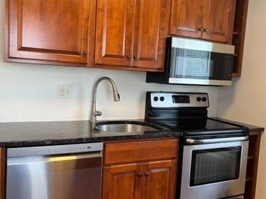 18 W SPRING AVENUE, Unit 2, ARDMORE, PA 19003
