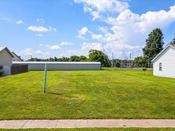 108 E Harrisonville Drive , Valmeyer, IL 62295
