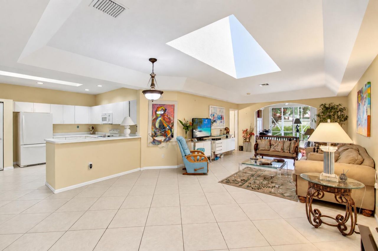 12598 Crystal Pointe Drive, Unit B, Boynton Beach, FL 33437 Photo