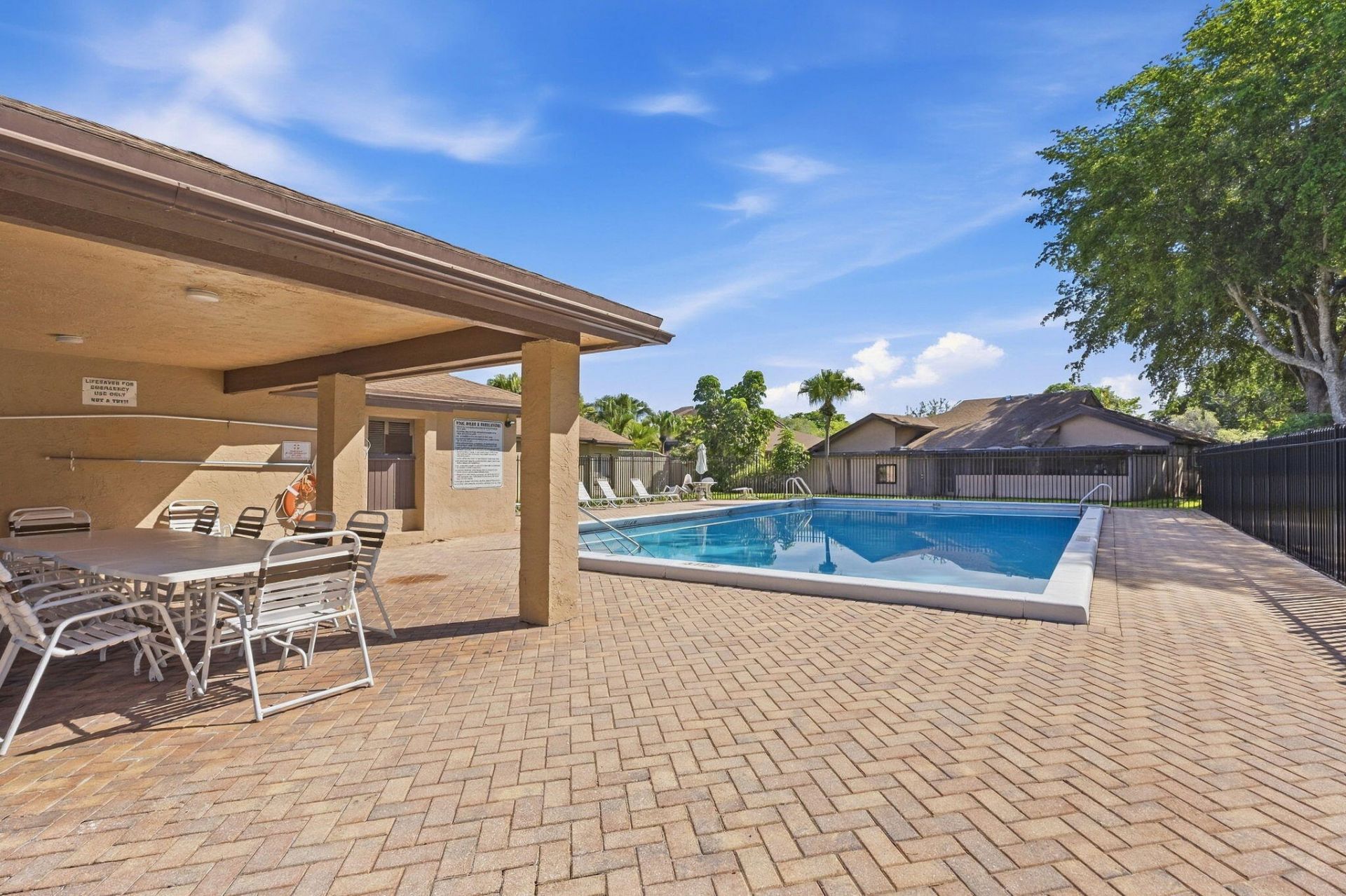 9523 NW 38th Place, Sunrise, FL 33351 Photo