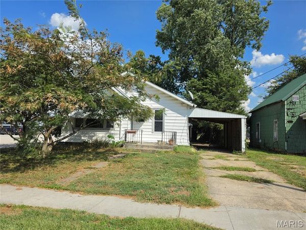 617 Park Street , Hillsboro, IL 62049