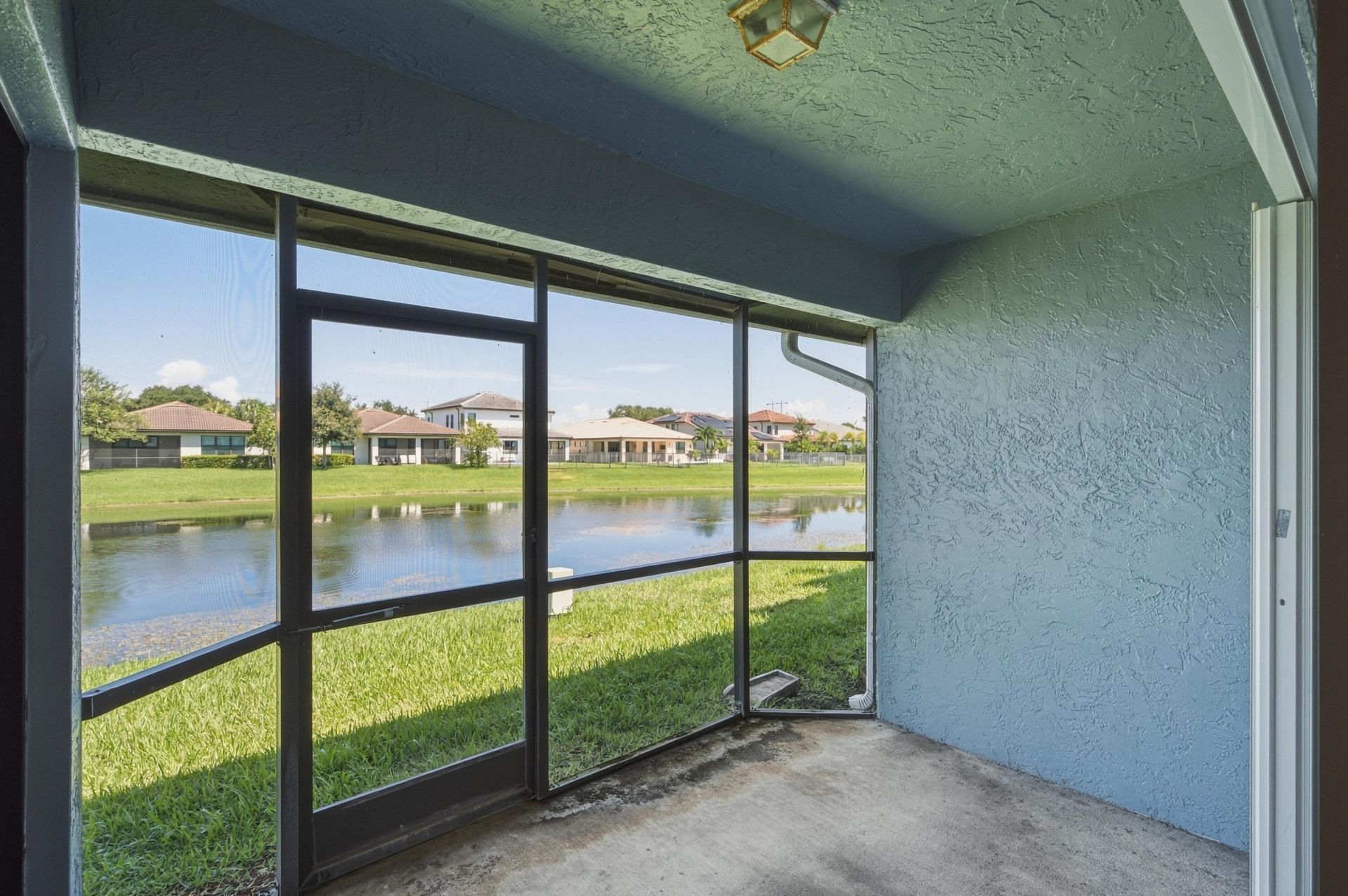 8429 Waterford Circle, Tamarac, FL 33321 Photo