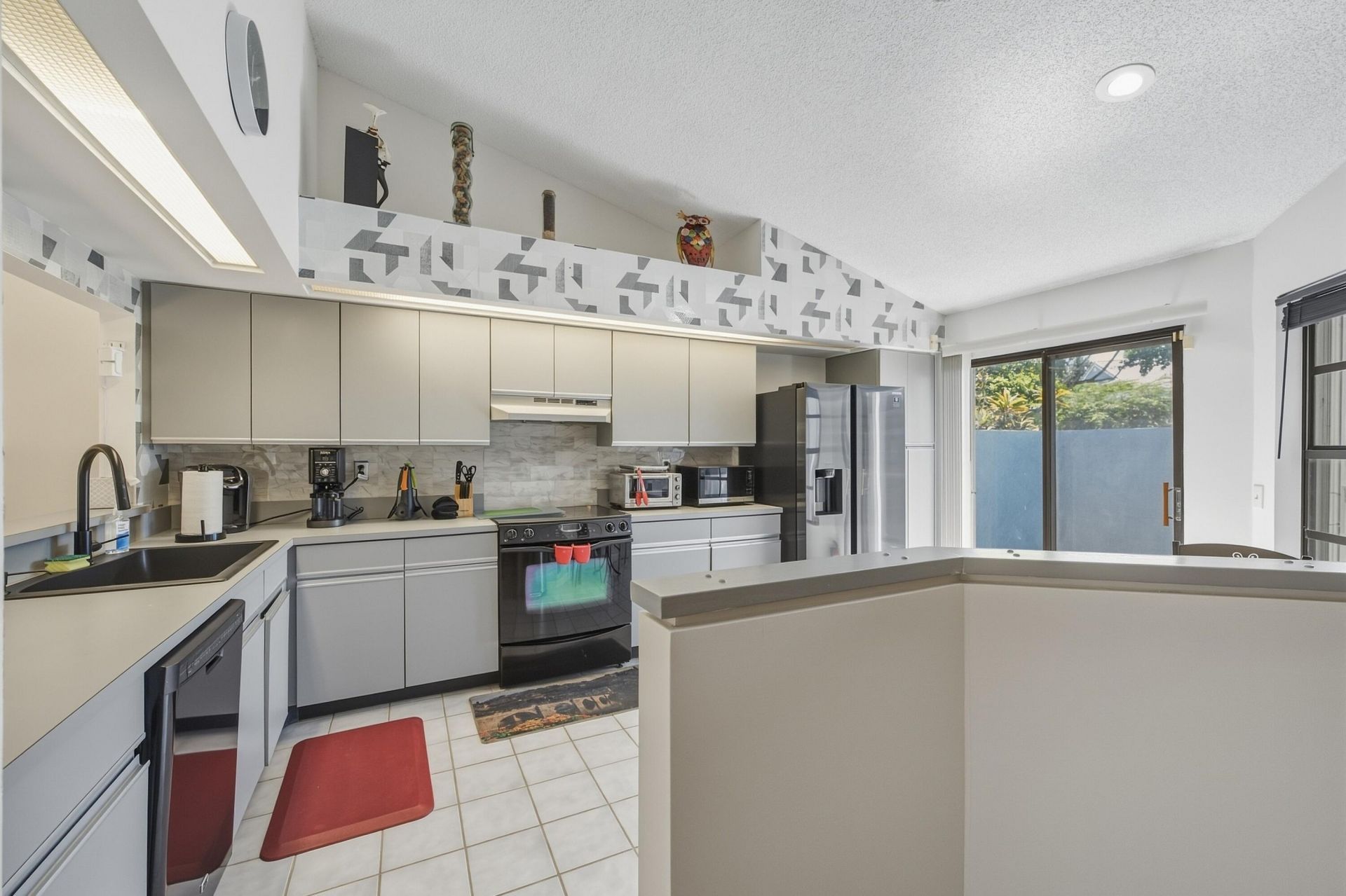 8429 Waterford Circle, Tamarac, FL 33321 Photo