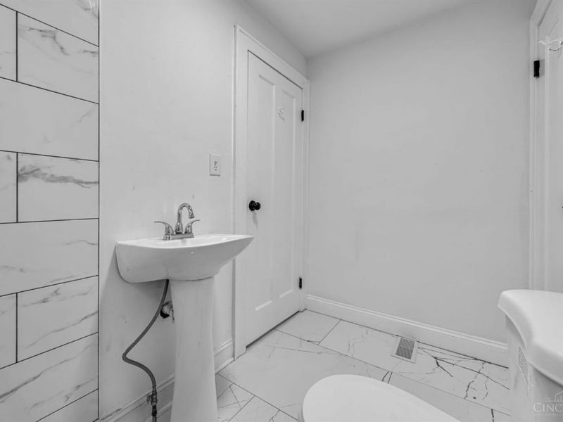 8318 Marley Street, Springfield Township, OH 45216 Photo 15
