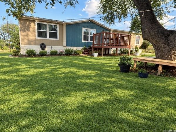 23026 Dream vw, Elmendorf, TX 78112