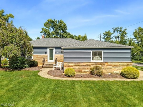 5175 Thornbury Road , Lyndhurst, OH 44124