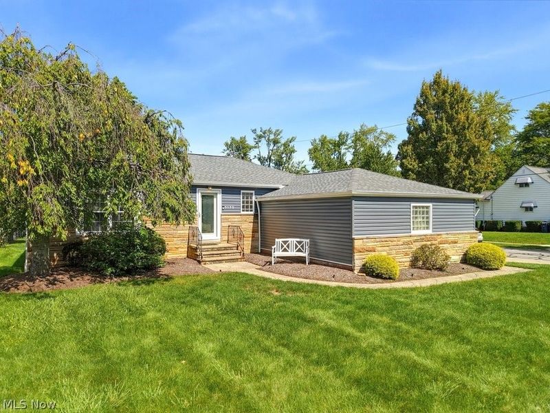 5175 Thornbury Boulevard, Lyndhurst, OH 44124 Photo 49