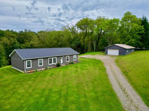 1300 Lectric Lane , Zanesville, OH 43701