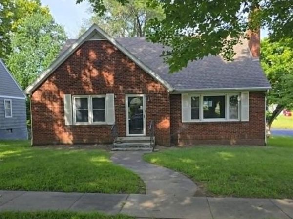 1700 Olive Street, Higginsville, MO 64037