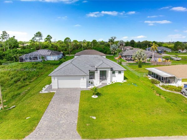 376 S Cratsley Ave , Lehigh Acres, FL 33974
