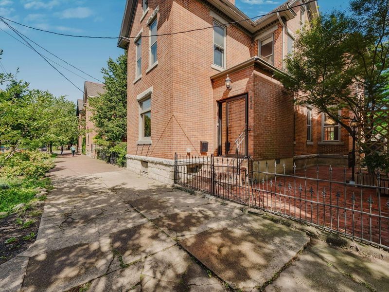 836 Mohawk Street, Columbus, OH 43206 Photo 2