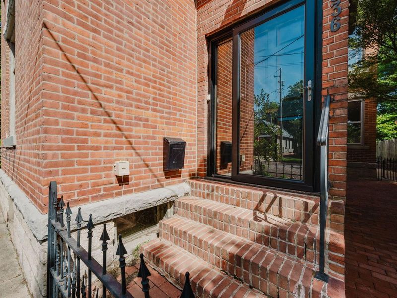 836 Mohawk Street, Columbus, OH 43206 Photo 3