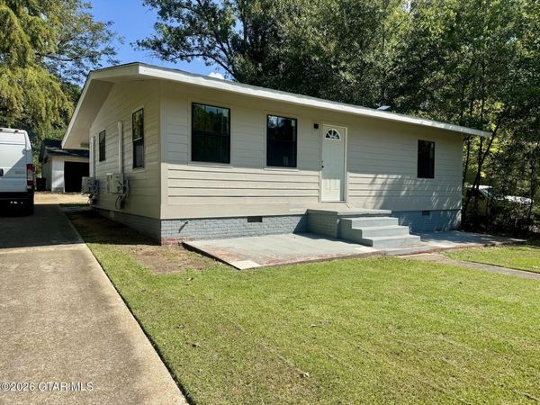 194 Meadowbrook Drive, West Point, MS 39773
